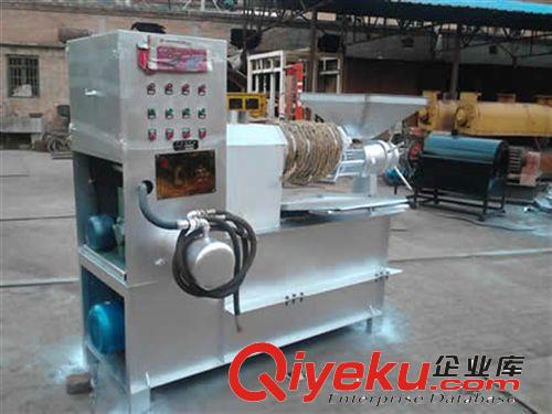 貴陽(yáng)花生榨油機(jī)廠家/花生榨油機(jī)的使用原理