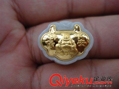 金鑲玉廠家 批發(fā)約19*15MMtr翡翠玉石金鑲玉 金鎖佛保平安項(xiàng)墜原始圖片2