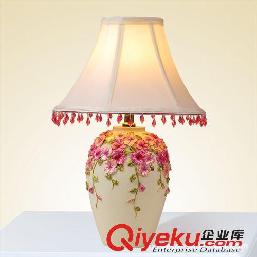 現(xiàn)貨供應(yīng)臺燈 現(xiàn)代簡約臺燈 臥室燈具 客廳燈床頭燈飾 做工精美