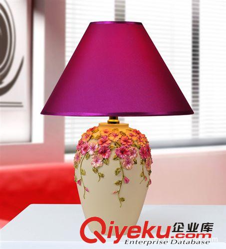 淘寶爆款熱賣！好心藝 供應(yīng)臺(tái)燈 創(chuàng)意臺(tái)燈 三色堇花瓶臺(tái)燈原始圖片2
