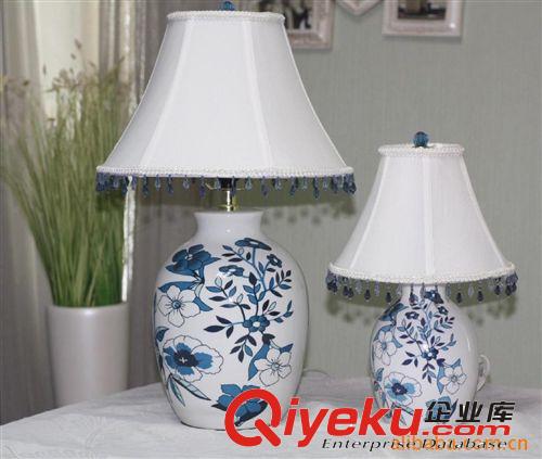 供應(yīng)批發(fā) 陶瓷臺(tái)燈 精致臺(tái)燈 中國(guó)藍(lán)臺(tái)燈原始圖片2