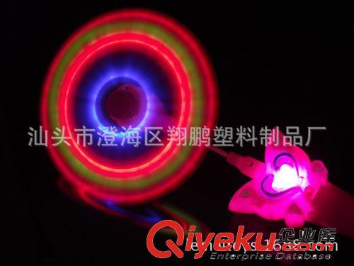 【乐美玩具】供应发光发音黑人+发音剑+2只怪兽 变形玩具批发