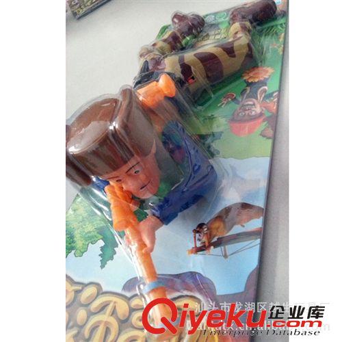 生產(chǎn)供應(yīng)新款電動(dòng)爬兵 光頭強(qiáng)電動(dòng)爬兵 地?cái)偀徜N玩具 帶燈光聲音原始圖片2