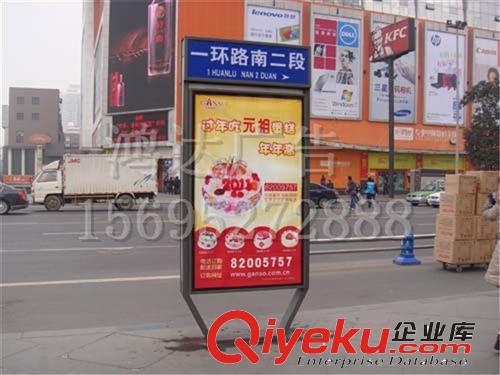 廣告?zhèn)髅鹤顝V的滾動燈箱、變換燈箱及其配件