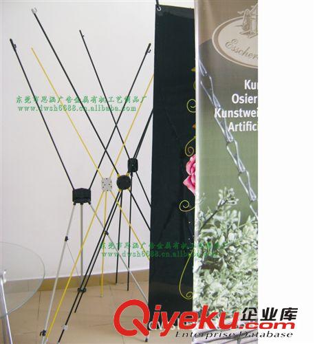 大量加工生產(chǎn)X展架，供應批發(fā)各類X展架，tjX架子，量大優(yōu)惠。