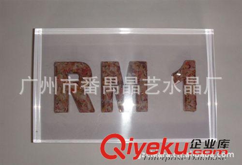 供應樹脂工藝品，新婚，情侶，朋友等公仔