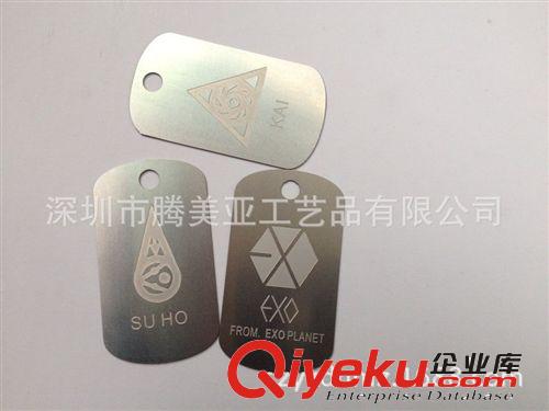 廠家直銷各類PVC標簽  廣告標簽  服裝標簽 單面絲印標簽