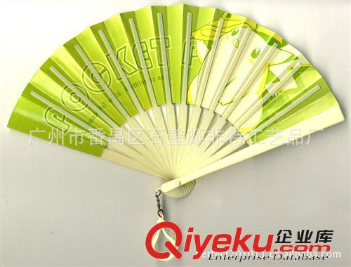 【廣告禮品】夏季暢銷贈(zèng)品 蘋果圖案 房地產(chǎn)宣傳PP塑膠中柄扇子