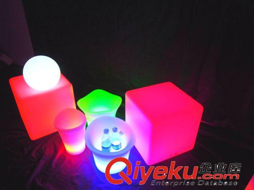 供應(yīng)LED吧臺(tái) 發(fā)光家具 發(fā)光沙發(fā)坐椅 gd美觀