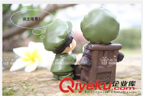 大禹家喜婚慶禮品批發(fā)樹脂擺件紅軍娃娃創(chuàng)意情侶禮物室內(nèi)擺件9347原始圖片3