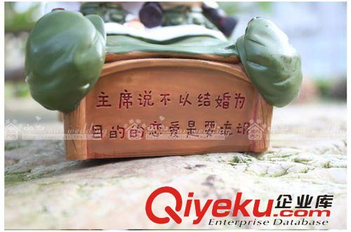 大禹家喜婚慶禮品創(chuàng)意樹脂工藝品革命愛情小兵情侶娃娃擺件9351原始圖片3