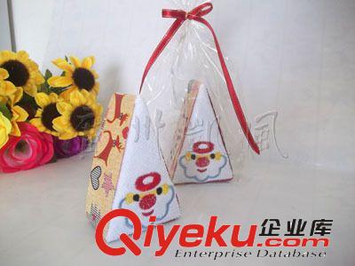 【精品推薦】圣誕老人袋裝三角蛋糕毛巾(圣誕節(jié)禮品/平安夜禮物)原始圖片2