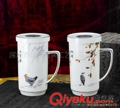 廠家供應(yīng) 家居創(chuàng)意陶瓷工藝品 皇家手繪瓷骨瓷直筒蓋杯金秋茶杯原始圖片2