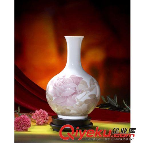 供應gd收藏商務禮品 家具陳設工藝品【皇家瓷釉下彩蝶戀花】