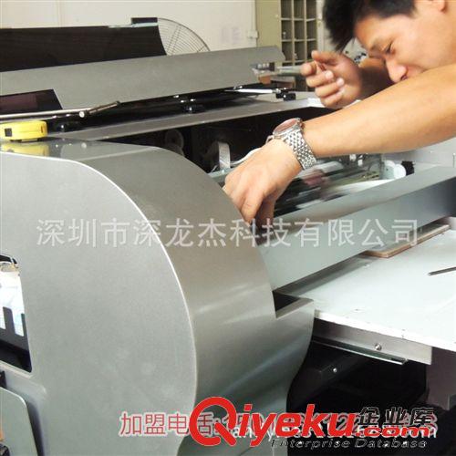 UV平板彩繪機(jī){sx}深龍杰 全國(guó)低價(jià)銷售UV印刷機(jī)  性能穩(wěn)定原始圖片2