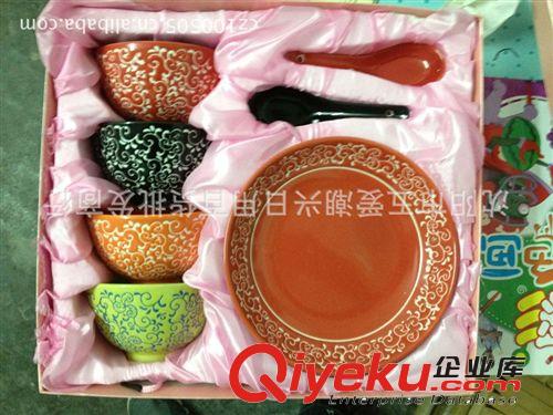 供應(yīng)潮州色釉陶瓷餐具，套裝禮品，餐具批發(fā)