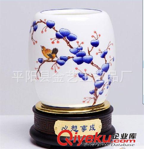 供應(yīng)青花瓷旋轉(zhuǎn)筆筒，可以定制圖案廠家直銷(xiāo)，陶瓷青花筆筒，原始圖片2