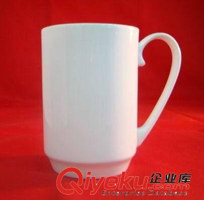 骨瓷白杯，禮品杯，禮品促銷(xiāo)杯 直身款 足球可旋轉(zhuǎn) 可定做