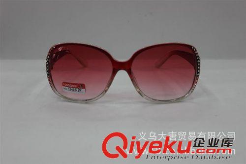 廠家全年供應(yīng)時尚男女太陽眼鏡情侶眼鏡外貿(mào)太陽眼鏡批發(fā)原始圖片2