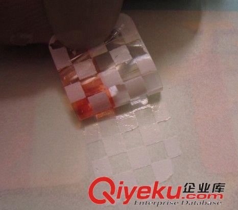 深圳防偽標簽公司，專制揭開不干膠，VOID留字防偽商標。