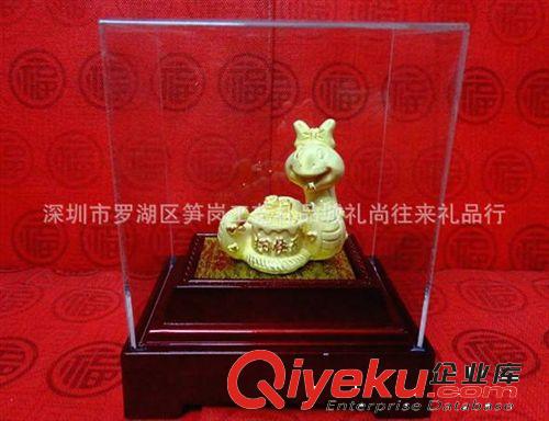 【廠家直銷】瑞蛇送福絨沙金蛇年工藝品 絨金禮品擺件 禮品批發(fā)