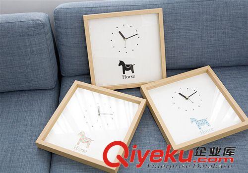 37度生活 創(chuàng)意zakka 韓式小清新實(shí)木方形小馬圖案掛鐘 家居裝飾原始圖片2