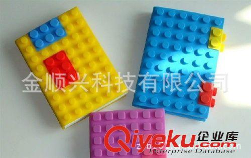 義烏專業(yè)生產(chǎn) 硅膠A6心形筆記本 LEGO積木心心本子 創(chuàng)意記事本OEM