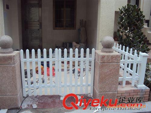 供應(yīng)各式各樣PVC護(hù)欄、免維護(hù)、不生銹原始圖片2
