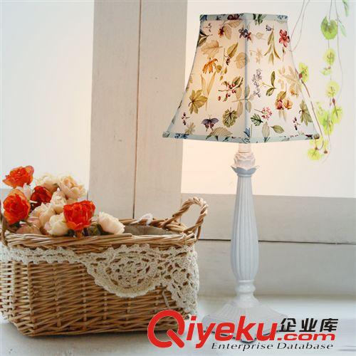 韓式時尚田園臺燈 臥室床頭浪漫溫馨燈飾燈具 碎花布藝兒童燈直銷原始圖片2