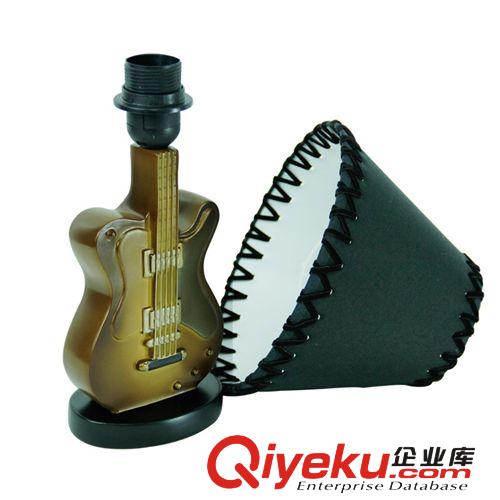 兒童房卡通臺燈 創(chuàng)意時尚可愛臥室床頭燈 簡約田園宜家紅色吉他燈原始圖片3