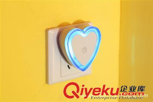 小夜燈 創(chuàng)意家居批發(fā) 地攤熱銷燈具 心形燈具 禮品燈情侶燈具批發(fā)原始圖片2