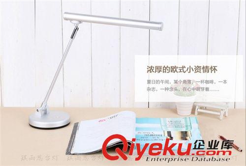 高亮調光LED護眼臺燈  出口觸摸調光學習 USB接口商務辦公臺燈原始圖片3