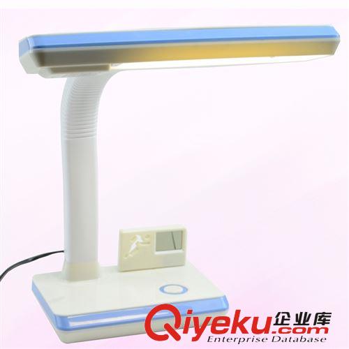 zp華派時(shí)尚簡(jiǎn)約護(hù)眼燈 電腦工作臺(tái)燈 可旋轉(zhuǎn)靈活性強(qiáng) 廠家原始圖片2