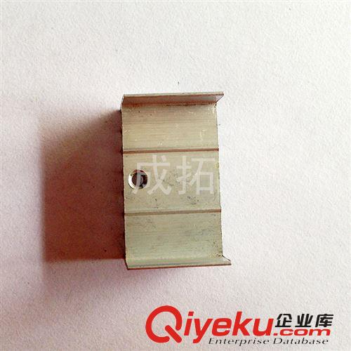 長(zhǎng)期供應(yīng) 優(yōu)質(zhì)長(zhǎng)20X寬32X高16（孔距3.0）高品質(zhì)高性能 散熱器原始圖片2