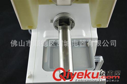 廠家tj供應(yīng)花生小型榨油機(jī) 多功能全自動(dòng)智能gd榨油機(jī)