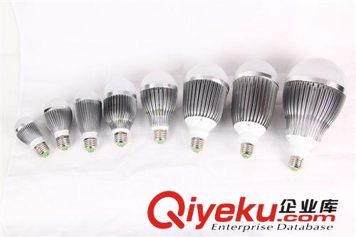 LED球泡燈 3W,5W,7W,9W,12W,15W,18W,30W節(jié)能照明LED鋁殼燈泡