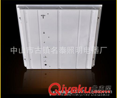 廠家批發(fā) led T5一體化格柵燈 24W 600x600燈盤 辦公商場(chǎng)照明燈具