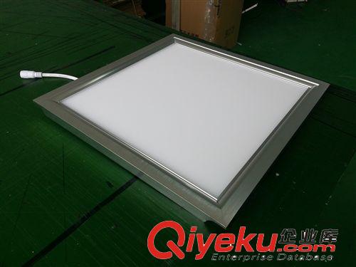 厂家直供300*300集成吊顶8W/12W/20W平板灯  LED集成吊顶平板灯