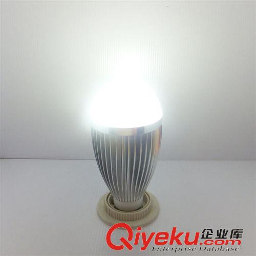 廠家直銷超亮節能大功率7W LED球泡燈  LED貼片燈泡  質量保證原始圖片3