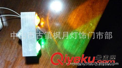 廠家專業(yè)供應時尚明裝{zx1}款式家庭照明2*1WLED壁燈 LED裝飾壁燈