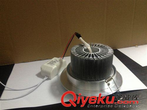 LED中檔6寸筒燈