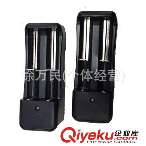 廠家直銷強(qiáng)光手電專用{wn}18650/26650線充充電器