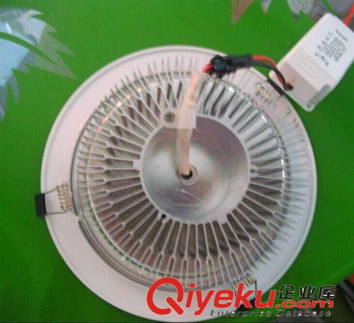 廠家直銷led筒燈6寸15W18W21W高光，噴白，沙金，沙銀面筒燈