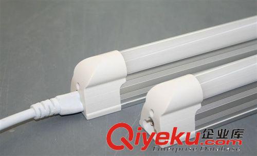 供應(yīng)優(yōu)質(zhì)led日光燈管T5一體化18W