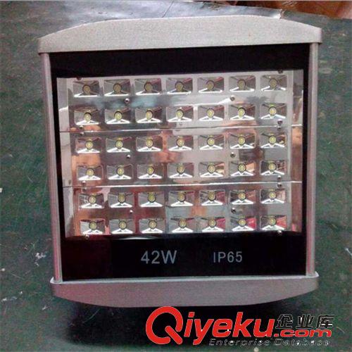 供應高品質56W節(jié)能LED道路照明燈 各種規(guī)格的LED路燈
