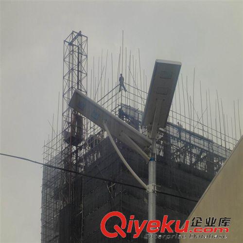 新款一體化太陽能路燈 紅外感應LED路燈 8W街燈 環(huán)保節(jié)能庭院燈