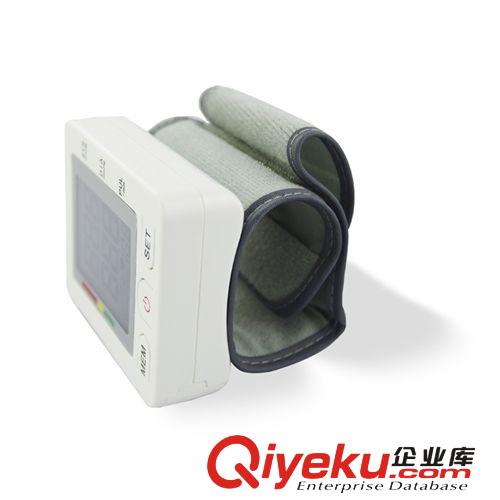 奧又美腕式電子血壓計(jì) 深圳血壓計(jì)廠家 血壓計(jì)批發(fā)原始圖片2