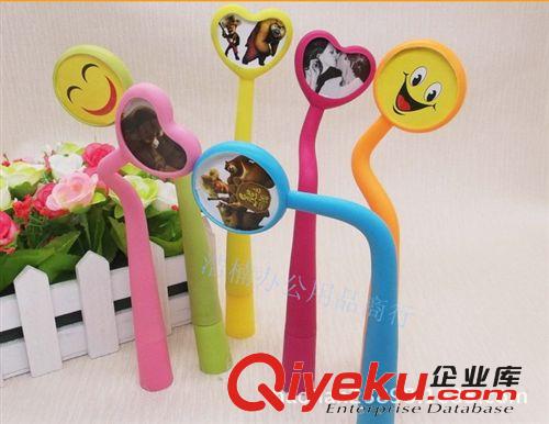 可任意擺姿勢(shì)機(jī)器人筆 造型掛件筆 卡通伸縮筆機(jī)器人筆