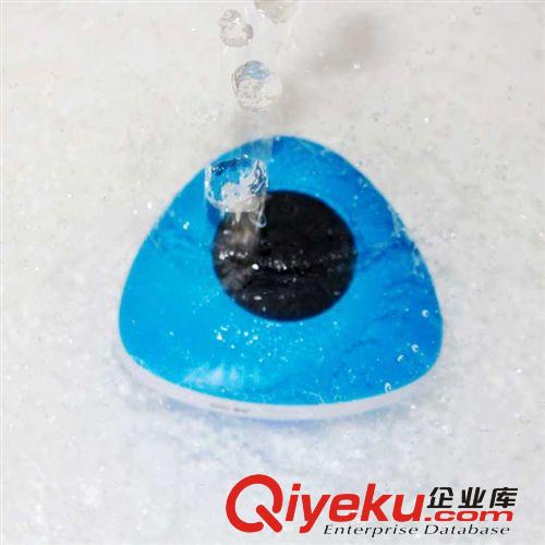 廠家私模 三角創(chuàng)意音箱 便攜式戶(hù)外小音箱 浴室車(chē)載藍(lán)牙音箱原始圖片2
