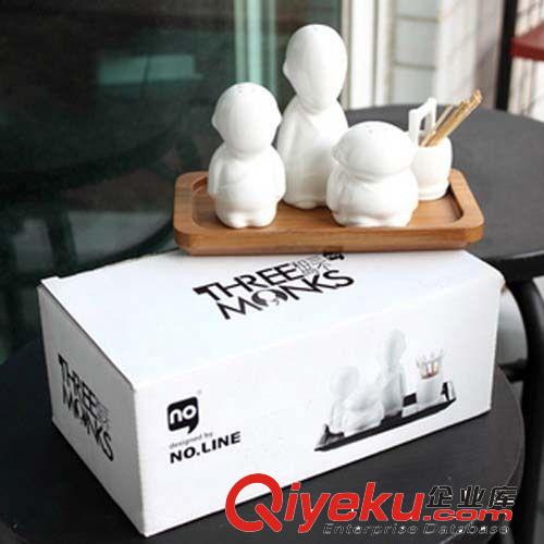 三個和尚陶瓷調(diào)味瓶 盒 創(chuàng)意廚房用品 牙簽盒 家居用品 實用禮品原始圖片2